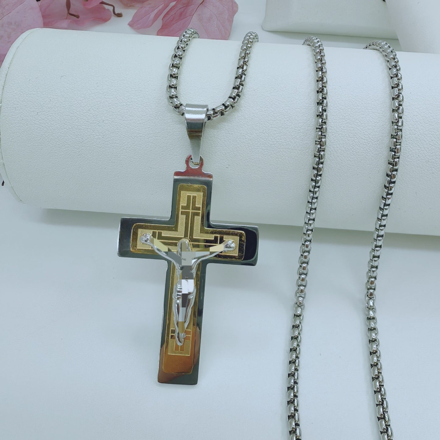 Cross necklace - Fashionable and trendy stainless steel cross pendant jewelry for men and women
