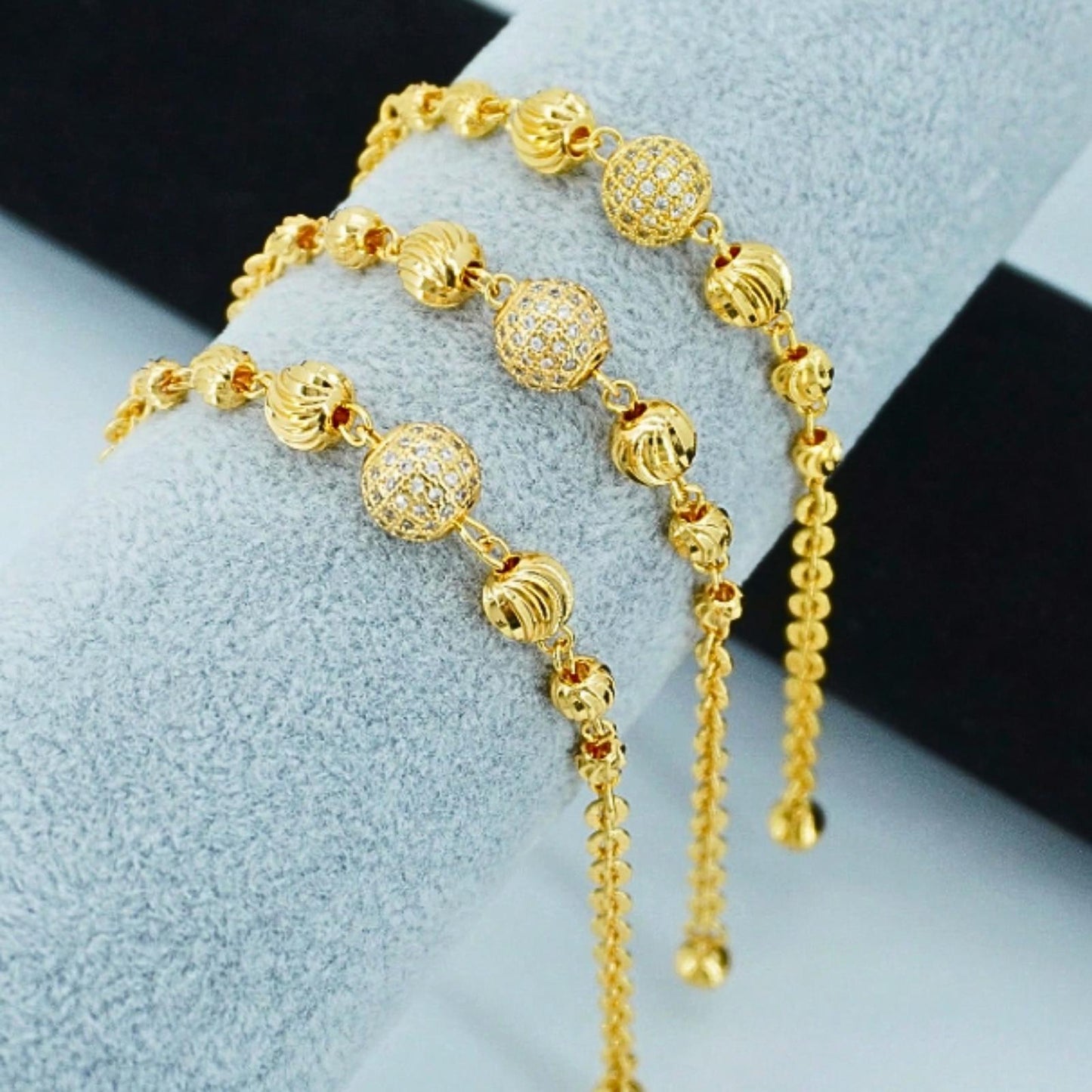 Women's fashion bracelets - elegant bead design as gifts for loved ones, party jewelry