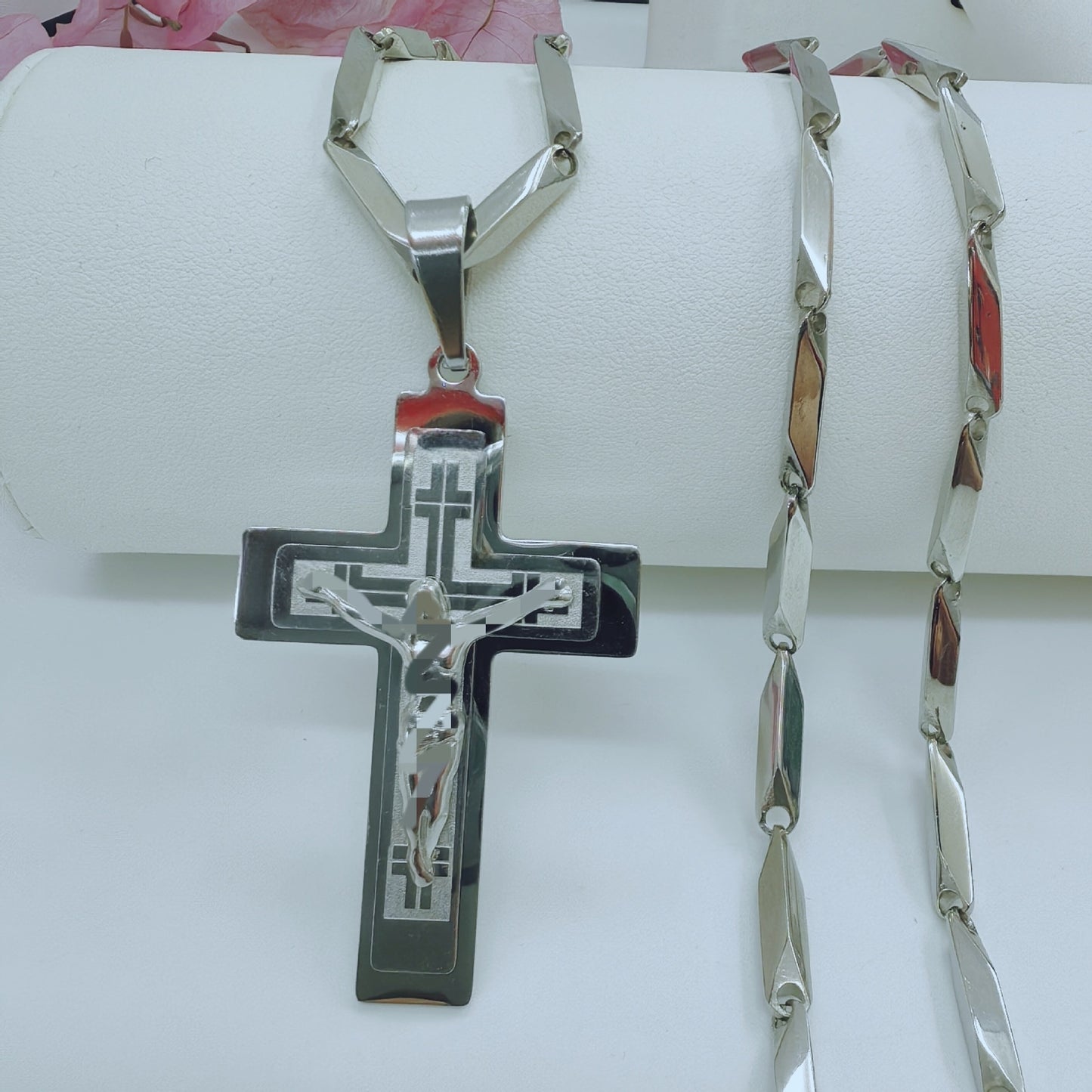 Cross necklace - Fashionable and trendy stainless steel cross pendant jewelry for men and women